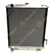 Радиатор ISUZU ELF двигатель 4HF1 '91- IS-13026-48 / (IS0006-2 SAT) (похож на IS-0037-32) 13178 8971290290 без горловины с крышкой-клапан (с боковыми креплениями) алюминиевый