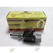 Датчик стоп-сигнала под педаль тормоза MITSUBISHI FUSO MC844762/GS-M5B GEN